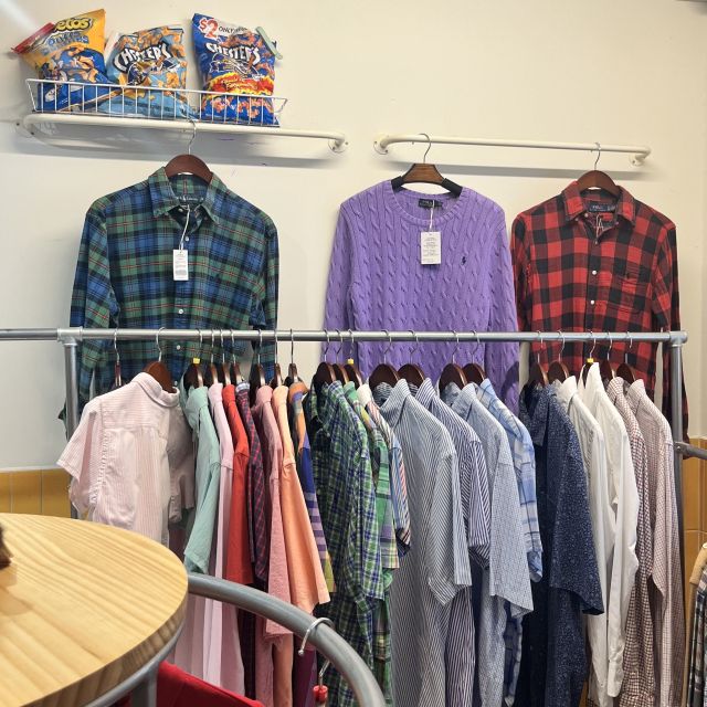 수원 행궁동에 위치한 업사이클링 전문 의류 상점 ‘언더바101’ 매장 내부. ‘E1A5’ 팀 제공.