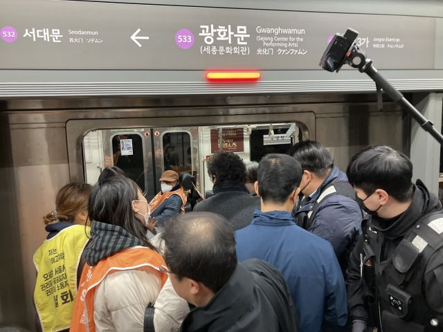 18일 전국장애인차별철폐연대 시위 장면. 전국장애인차별철폐연대 X(트위터) 캡처