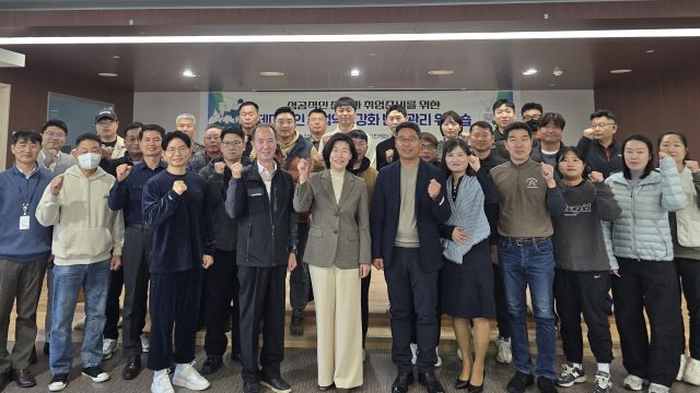 18일 인천보훈지청의 제대군인 대상 취업역량 워크숍에서 참석자들이 기념촬영을 하고있다. 인천보훈지청 제공