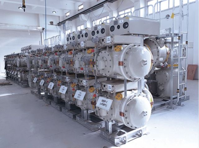 HD현대일렉트릭의 초고압 차단기. HD현대일렉트릭