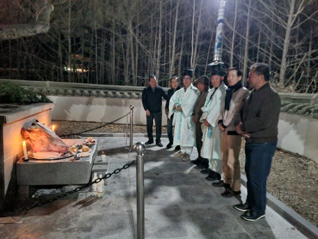 양평 용문산에서 주민들이 산신제를 지내는 모습. 독자제공