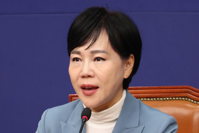 더불어민주당 전현희 수석최고위원이 23일 서울 여의도 국회에서 내란 재판 등 현안 관련 기자간담회를 하고 있다. 연합뉴스