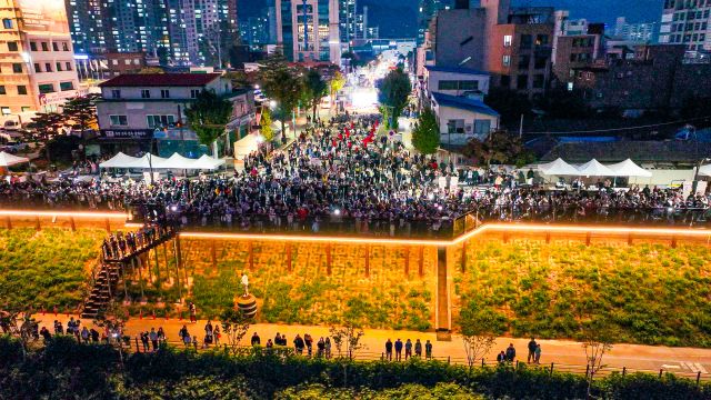 남한강변 복합문화공간으로 조성된 ‘남한강 테라스’ 야경 모습. 양평군 제공