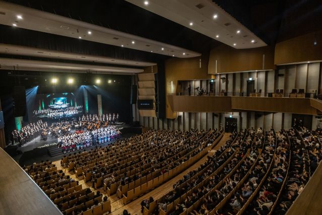 올해 1월18일 용인포은아트홀에서 열린 재개관 기념 공연 모습. 용인시 제공