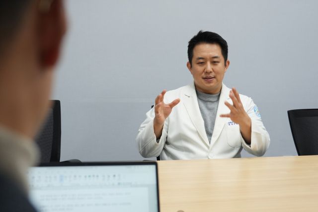 홍인태 바른세상병원 수족부센터장은 25일 “손과 발의 구조적 특성을 고려할 때 수족부 전문의를 찾아 치료 받는 것이 중요하다”고 말했다. 바른세상병원