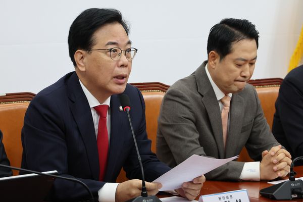 국민의힘 송언석 원내대표가 27일 서울 여의도 국회에서 열린 최고위원회의에서 발언하고 있다. 연합뉴스