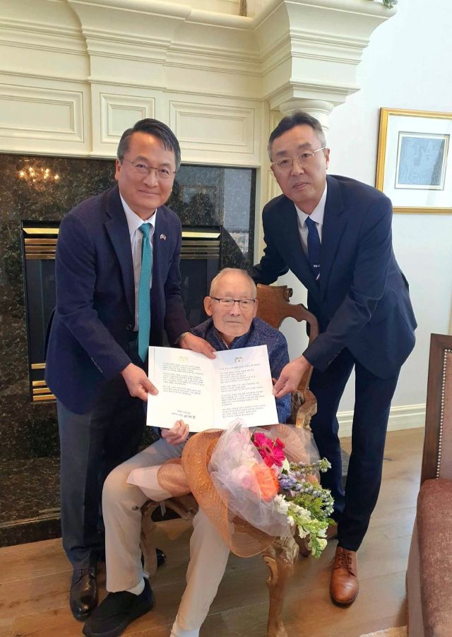 李대통령, ‘최고령’ 이하전 애국지사에 생일 축전. 이재명 대통령 페이스북 캡처