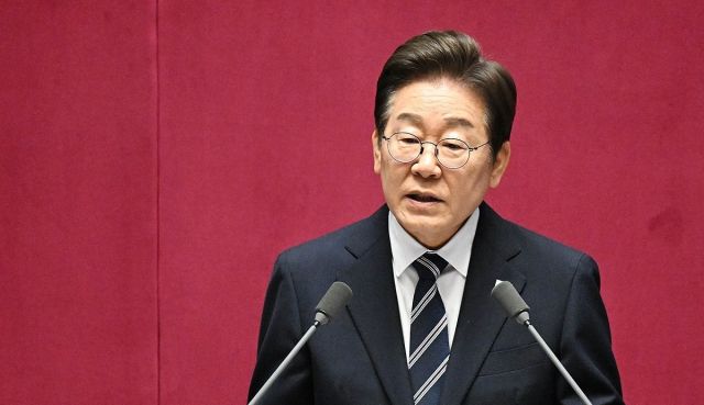 이재명 대통령이 6월26일 서울 여의도 국회 본회의장에서 정부의 2차 추가경정예산안 제출과 관련해 첫 시정연설을 하고 있다.연합뉴스