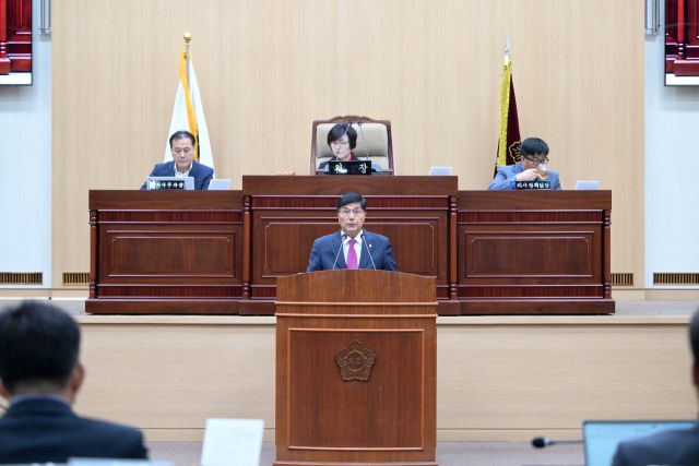 박영철 연천군의회 부의장이 대표 발의한 ‘연천군 여성기업 지원 조례안’이 지난달 28일 열린 제297회 임시회 제5차 본회의에서 의결됐다. 연천군의회 제공