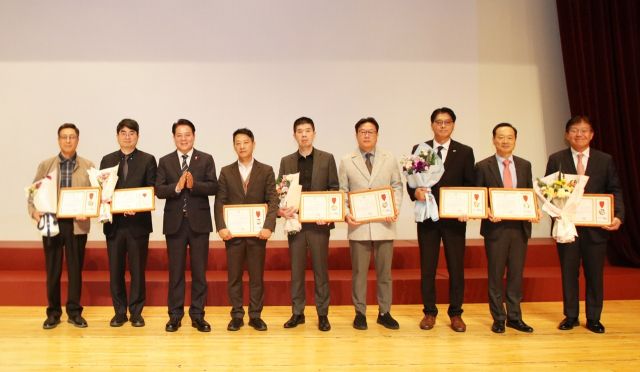 안양시는 지역 내 8개 기업을 ‘2025년 안양시 우수기업’으로 최종 선정했다. 안양시 제공