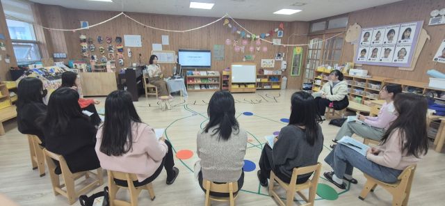 2025 성남 유아교육 ‘함께하는 수업 성장․나눔’ 교육에 참여한 공·사립 유치원 교사들. 성남교육지원청 제공