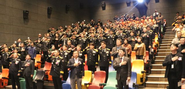 하남소방서가 제63주년 소방의 날 기념행사 개최했다. 하남소방서 제공