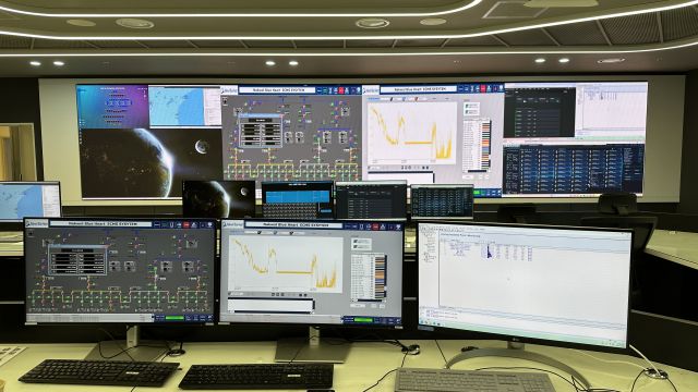 낙월해상풍력사업 통합관제시스템 개통 및 운영 모습. 명운산업개발