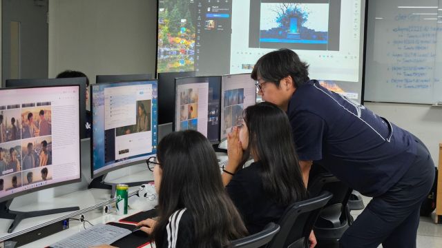 중부대학교가 최근 운영한 ‘미디어 클래스’에서 학생들이 미디어제작 실습교육을 받고 있다. 중부대학교 제공