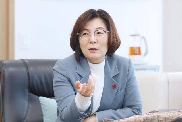 김보라 안성시장이 시정 정책을 설명하고 있다. 안성시 제공