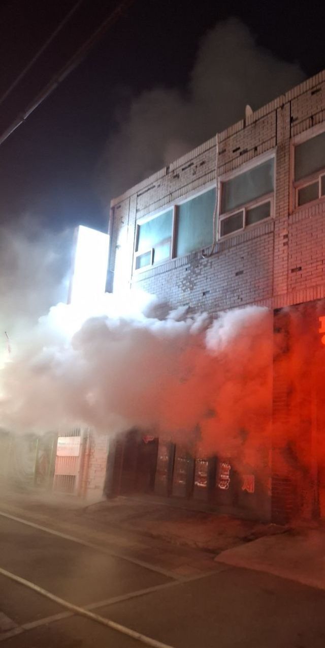 24일 오후 6시45분께 수원시 장안구 한 상가에서 화재가 발생했다. 경기도소방재난본부 제공