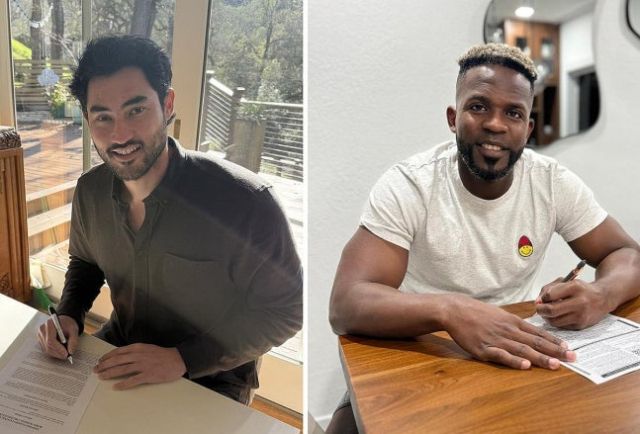 미치 화이트(왼쪽)와 기예르모 에레디아가 계약서에 서명하며 기념 촬영하고 있다. SSG 랜더스 제공