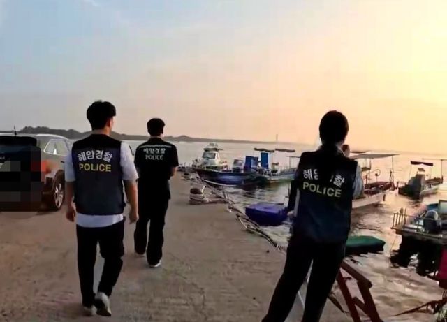 평택해양경찰서가 지난 9월3일 시화호에서 무등록 수상레저기구 사업자들을 단속하고 있다. 평택해양경찰서 제공