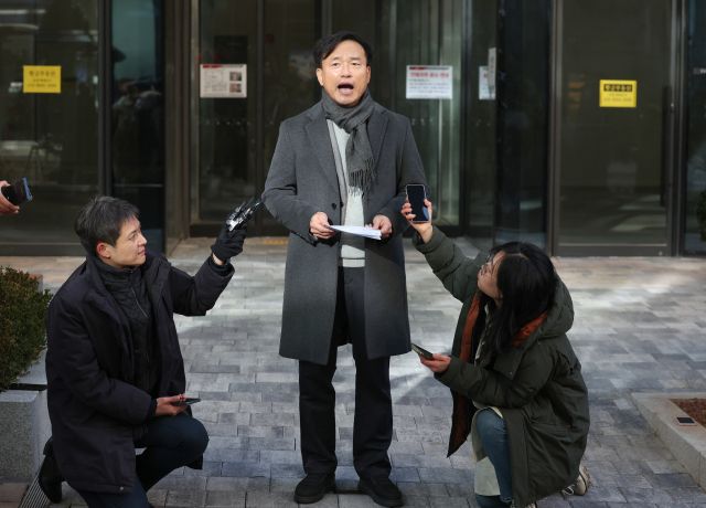 김종철 초대 방송미디어통신위원회(방미통위) 위원장 후보자가 4일 과천시 인사청문회 준비사무실에 출근하며 발언하고 있다. 연합뉴스