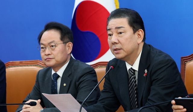 더불어민주당 김병기 원내대표가 4일 서울 여의도 국회에서 열린 정책조정회의에서 발언하고 있다. 연합뉴스