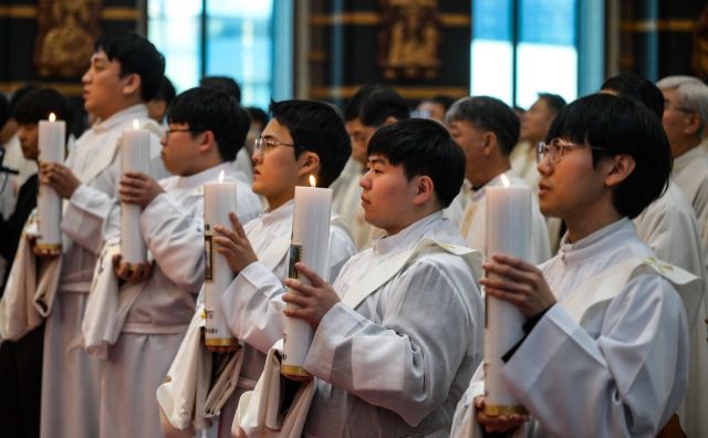 사제 서품을 받을 후보자들