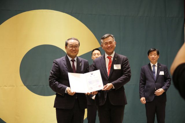 안산도시공사가 지역사회공헌 보건복지부 장관상을 수상했다. 안산도시공사 제공