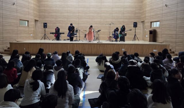 이천 신둔초가 학생들을 대상으로 ‘국악과 함께하는 Dodream 콘서트’를 개최했다. 신둔초 제공