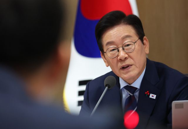 이재명 대통령이 2일 용산 대통령실에서 열린 국무회의에서 발언하고 있다. 연합뉴스
