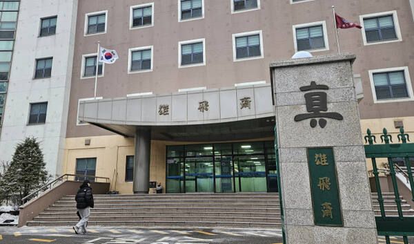 최근 인하대학교와 기숙사신축반대비상대책위원회의 합의로 폐쇄가 결정된 1기숙사(웅비재) 전경. 장민재기자