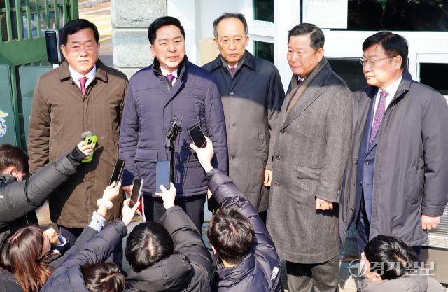 국민의힘 의원, 윤석열 대통령 접견 [포토뉴스]