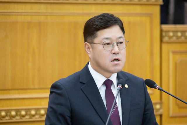 김현수 양주시의원이 10일 개회한 제374회 임시회 제1차 본회의에서 대표발의한 청소년 도박 근절 종합대책 마련 촉구 건의안에 대해 설명하고 있다. 양주시의회 제공