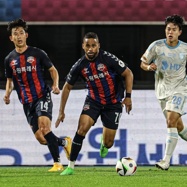 ‘하나은행 K리그1 2025’가 오는 15일 개막해 11개월 대장정에 돌입한다. 사진은 지난해 수원FC와 울산의 경기 장면.수원FC 제공