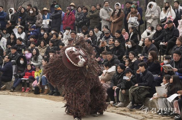한국민속촌에서 열린 '국가무형유산 북청사자놀음' [포토뉴스]