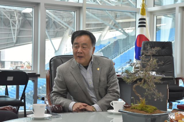 18일 중구 인천축구전용경기장 대표이사실에서 조건도 인천유나이티드 대표이사가 개막전을 앞두고 소감을 말하고 있다. 인천유나이티드 제공