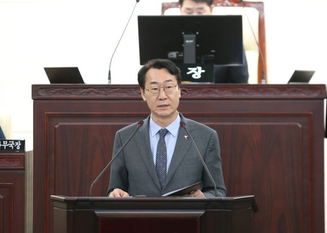 정명근 화성특례시장이 18일 제239회 화성특례시의회 제1차 임시회에서 시정연설을 하고 있다. 화성특례시 제공