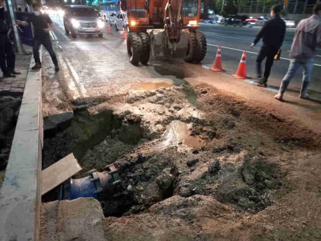 수도관 파손 복구현장. 사진은 기사와 직접 관련 없음. 경기일보DB