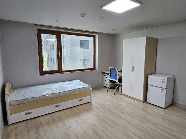 장학관 1인1실 내부 모습. 강화군 제공