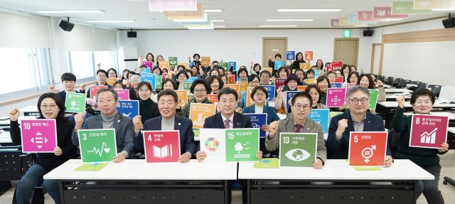 광주시지속가능발전협의회는 최근 협의회 교육실에서 ‘2025년 정기총회’를 개최하고 2025년 사업계획 및 예산(안) 승인 등의 주요 안건을 원안대로 승인했다. 광주시제공