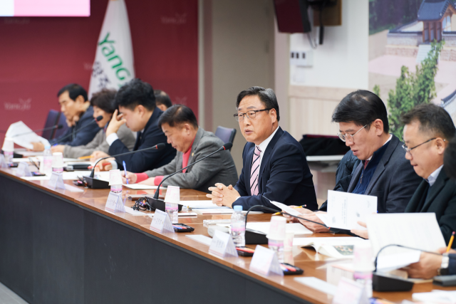 24일 양주시청 상황실에서 열린 양주시와 국민의힘 양주시당협과의 당정협의에서 안기영 위원장이 인사말을 하고 있다. 국민의힘 양주시당협위원회 제공