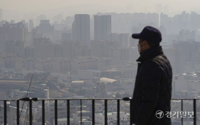 기온이 오르자 어김없이 찾아온 황사 [포토뉴스]