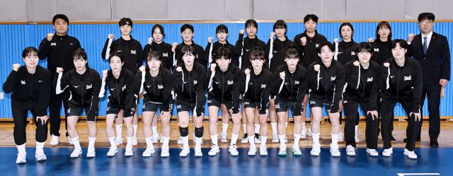 최고의 팀 성적 못지않게 사회공헌 활동에서도 돋보이는 활약을 펼친 광명 SK 슈가글라이더즈 핸드볼팀.SK슈가글라이더즈 제공