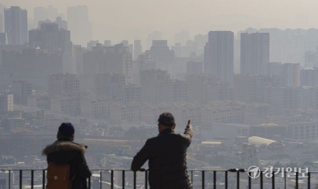 기온이 오르자 어김없이 찾아온 황사 [포토뉴스]