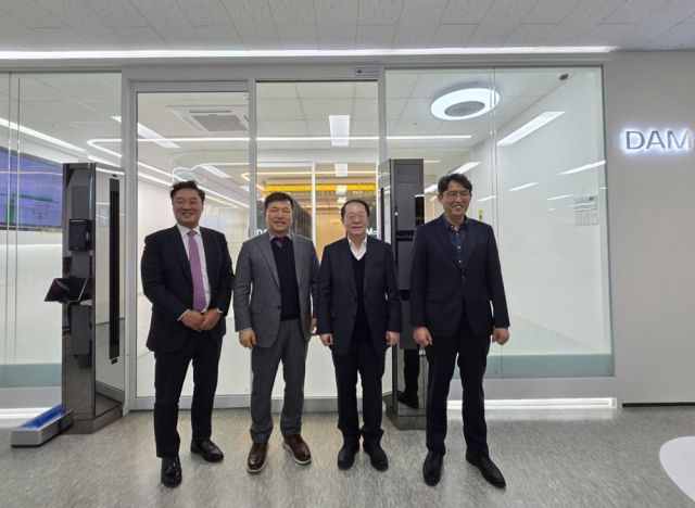 27일 신성이넥스와 아이티원 관계자들이 업무협약 체결 이후 기념촬영을 하고 있다. 신성이넥스 제공