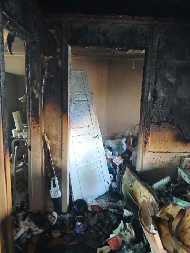 인천 서구의 한 빌라에서 불이 나 집에 혼자 있던 12세 A양이 중상을 입고 병원으로 이송됐다. 사진은 사고 현장. 인천소방본부제공