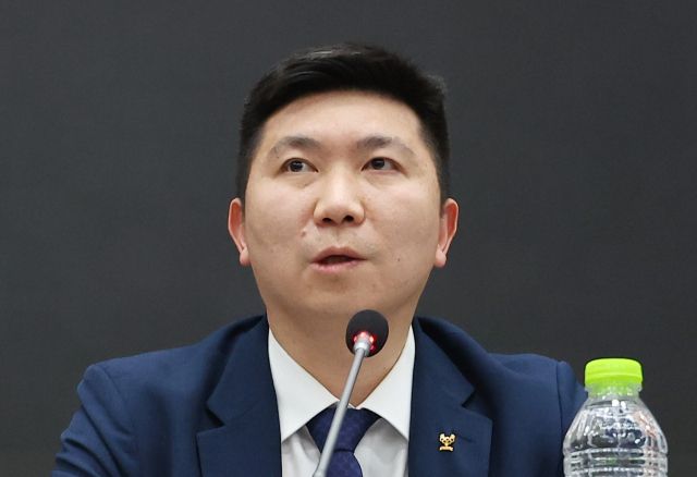 유승민 42대 대한체육회장이 취임 첫 공식 일정인 대의원총회에서 인사말을 하고 있다.연합뉴스