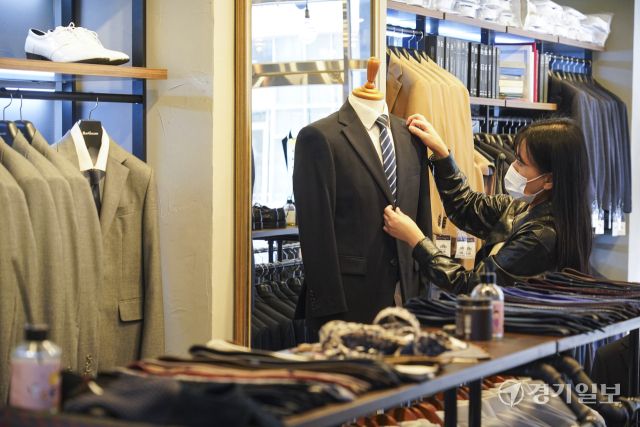수원시, 청년들을 위한 면접 정장 대여 사업 시작 [포토뉴스]