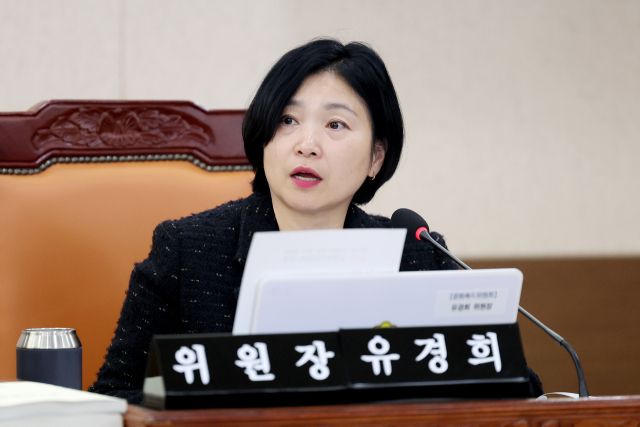 문화복지위원회의에서 유경희 인천시의원(더불어민주당·부평2)이 질의하고 있다. 인천시의회 제공