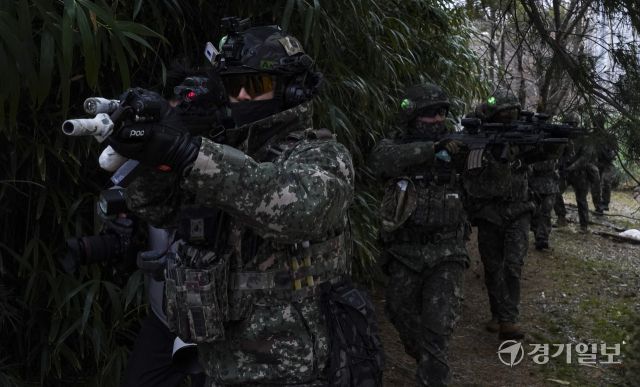 육군 제51보병사단과 700특공연대, 도시지역 탐색격멸작전 [포토뉴스]