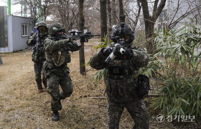육군 제51보병사단과 700특공연대, 도시지역 탐색격멸작전 [포토뉴스]