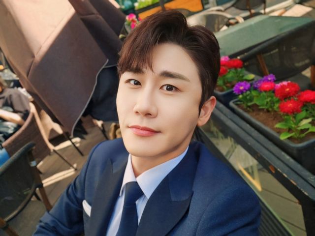 가수 영탁. 영탁 SNS